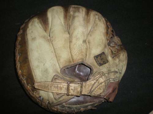 A.J. Reach Catchers Mitt 8 Back